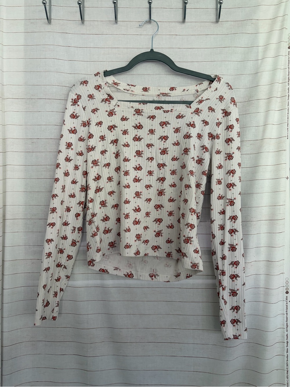 Old Navy White Ribbed Long-Sleeve Top with Red Rose Print